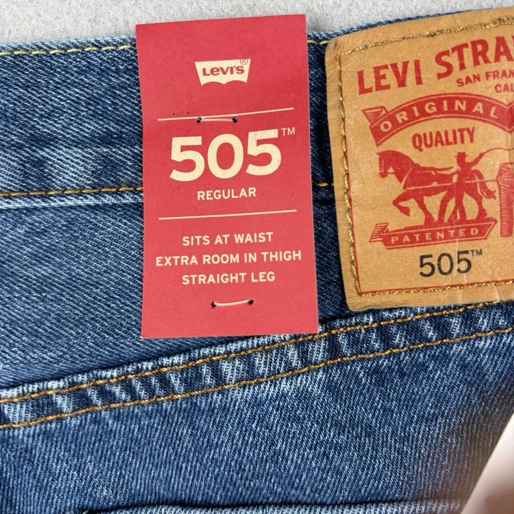 Levi's 505 Regular Fit Straight Leg Jeans Medium Wash Men's 36x32 NWT